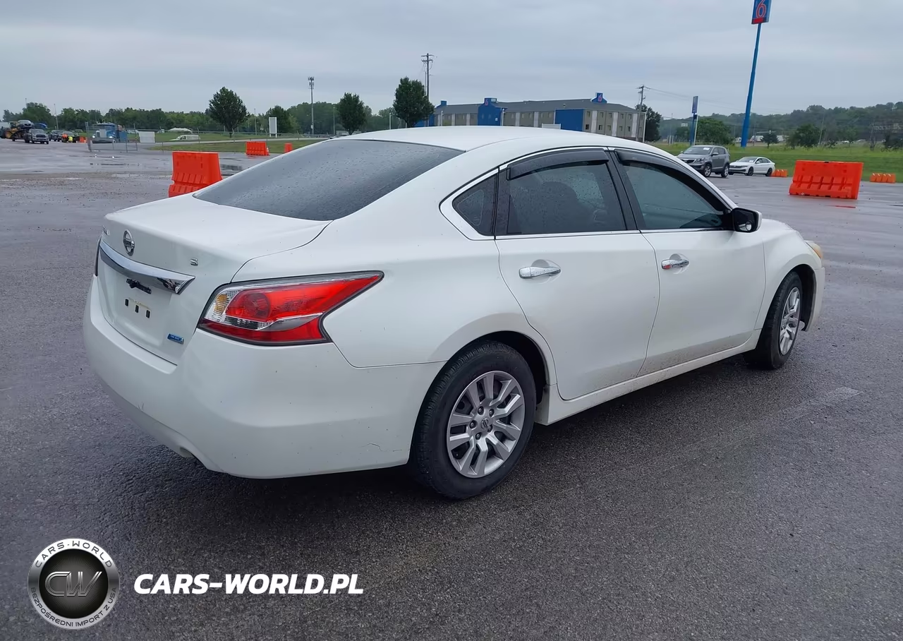 2014 Nissan Altima 2.5 S VIN:1N4AL3APXEN356979 - 4