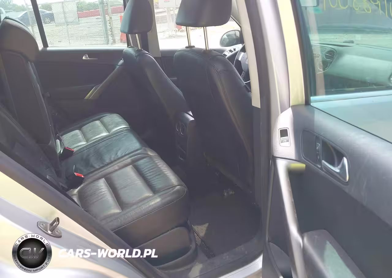 2010 Volkswagen Tiguan S VIN:WVGAV7AX5AW001164 - 8