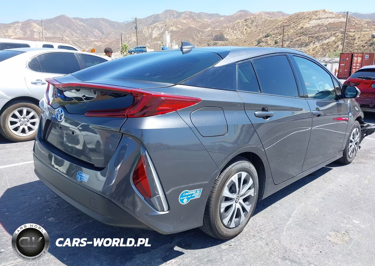 2019 Toyota Prius Prime Premium VIN:JTDKARFPXK3116029 - 4