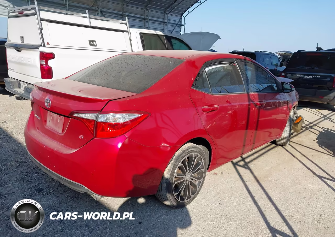2015 Toyota Corolla S Plus VIN:5YFBURHE9FP205963 - 4