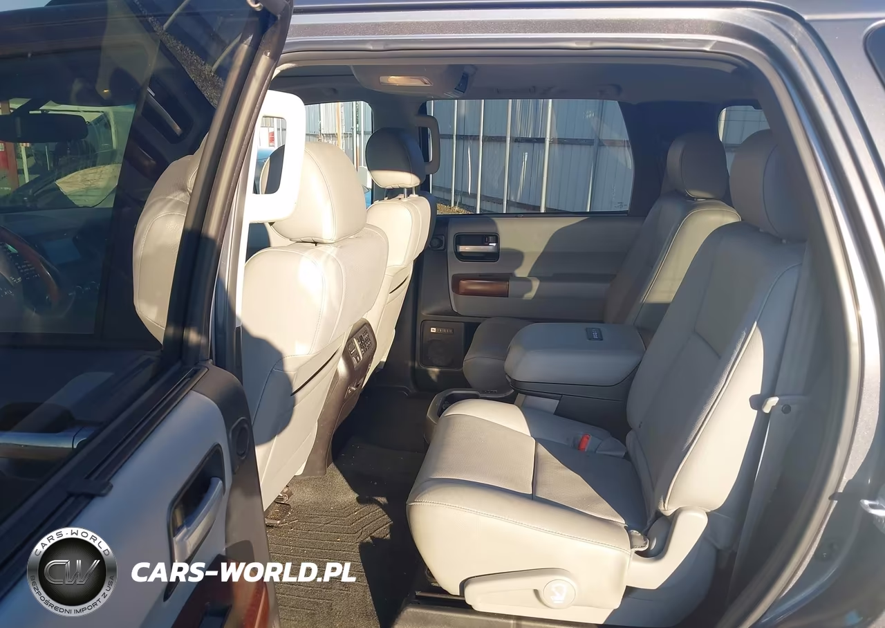 2017 Toyota Sequoia Platinum VIN:5TDDW5G14HS152822 - 8