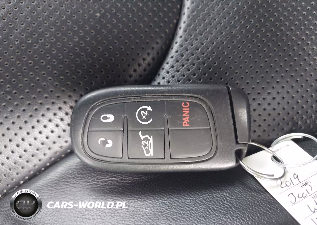 2019 Jeep Cherokee Limited 4X4 VIN:MVIN391267IND - 11