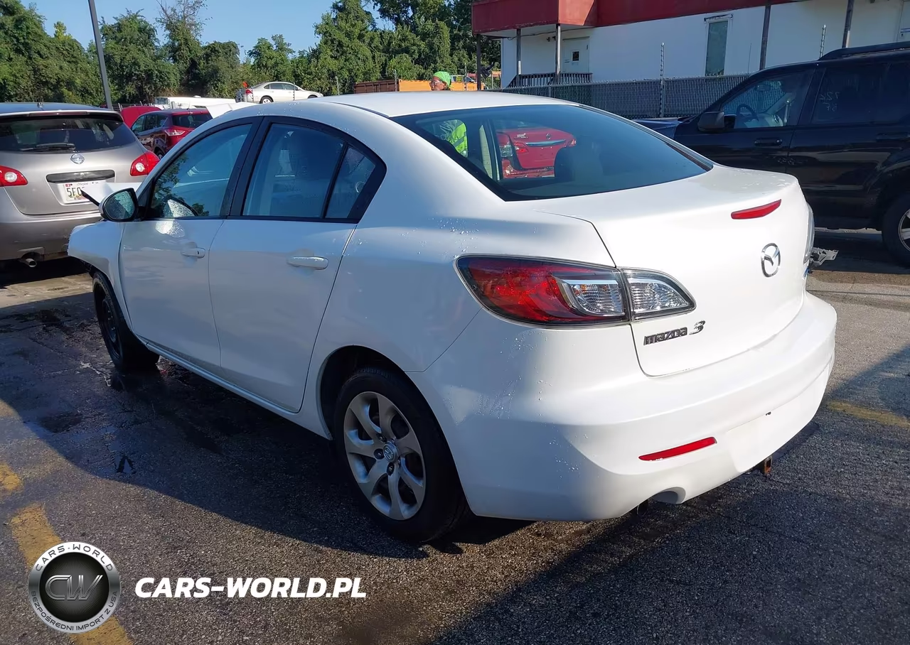 2013 Mazda Mazda3 I Sport VIN:JM1BL1UP0D1851504 - 3