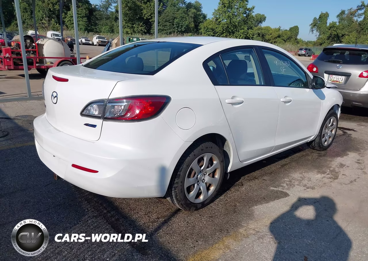 2013 Mazda Mazda3 I Sport VIN:JM1BL1UP0D1851504 - 4