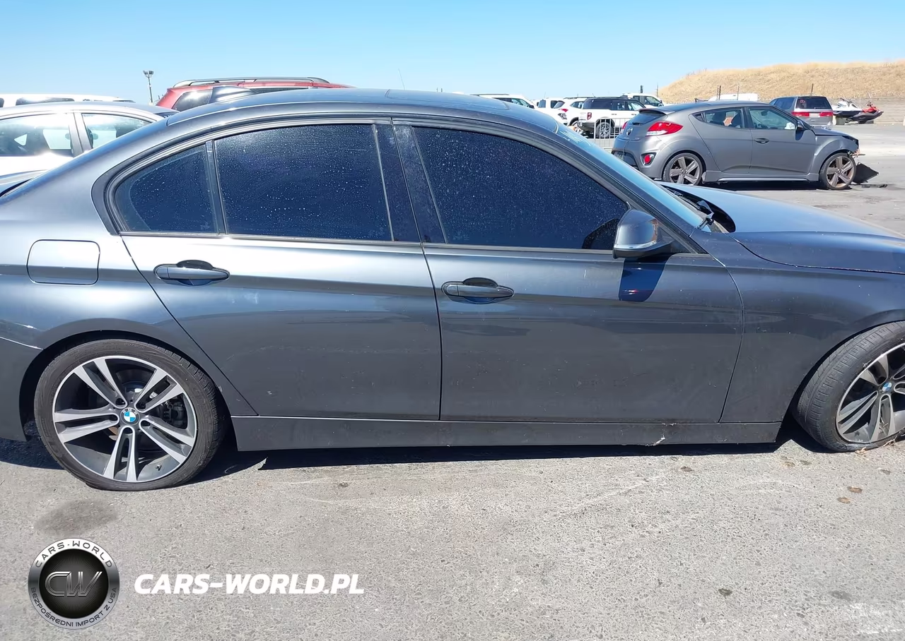 2018 BMW 330I xDrive VIN:WBA8D9G54JNU67582 - 13