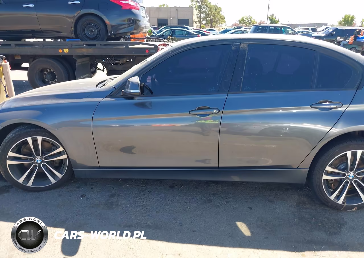 2018 BMW 330I xDrive VIN:WBA8D9G54JNU67582 - 14