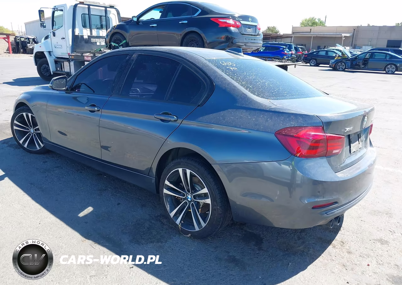 2018 BMW 330I xDrive VIN:WBA8D9G54JNU67582 - 3