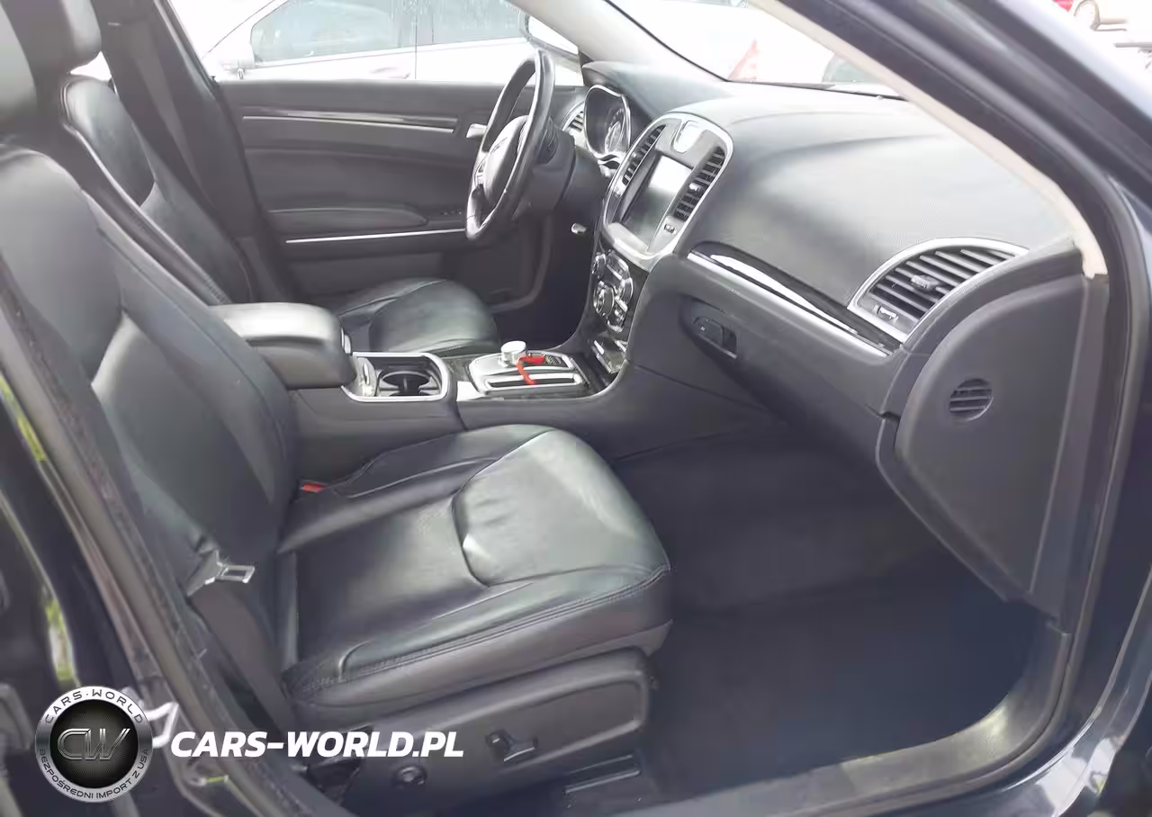 2015 Chrysler 300 Limited VIN:2C3CCARGXFH757085 - 5