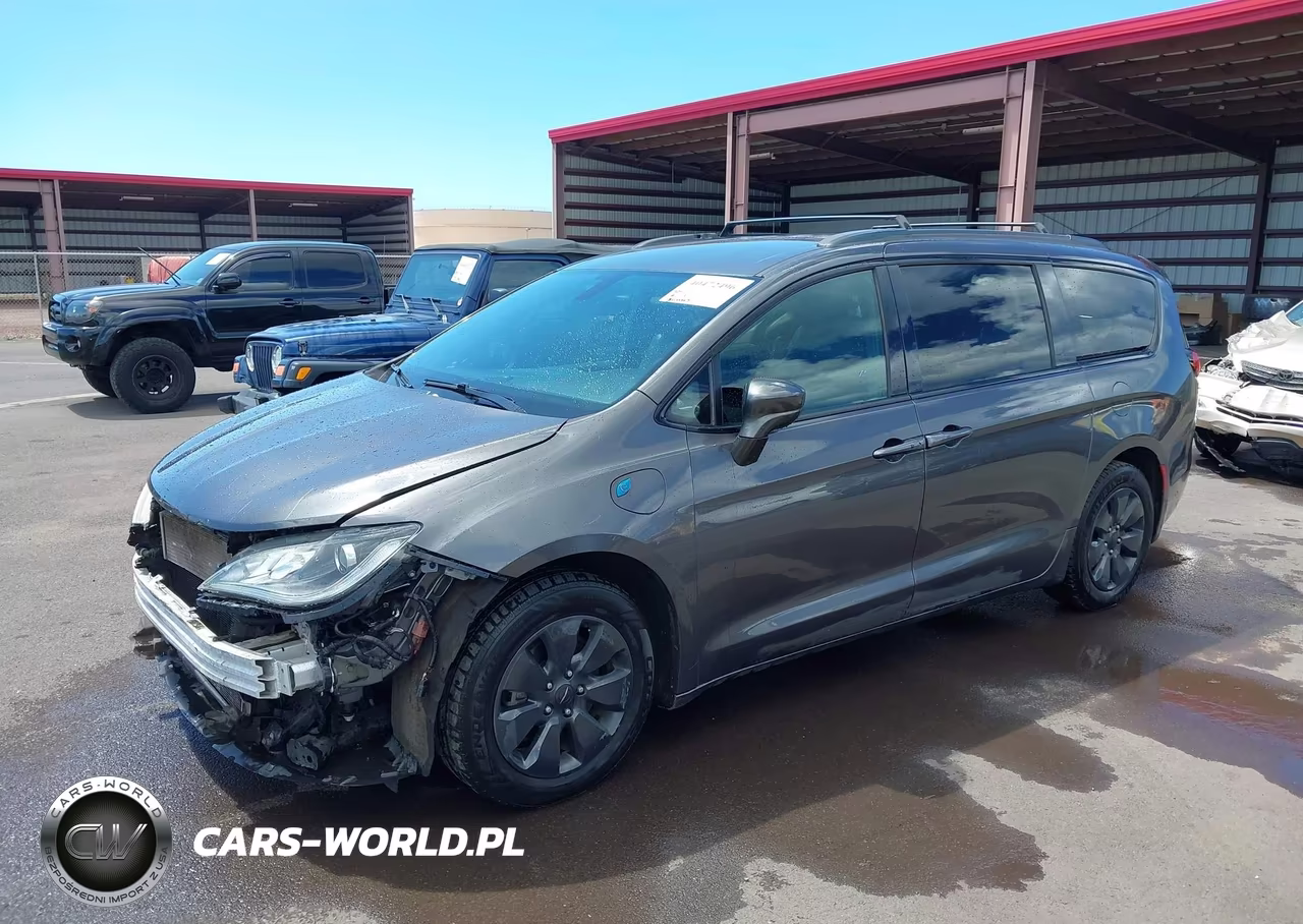 2019 Chrysler Pacifica Hybrid Touring L VIN:2C4RC1L77KR584743 - 2