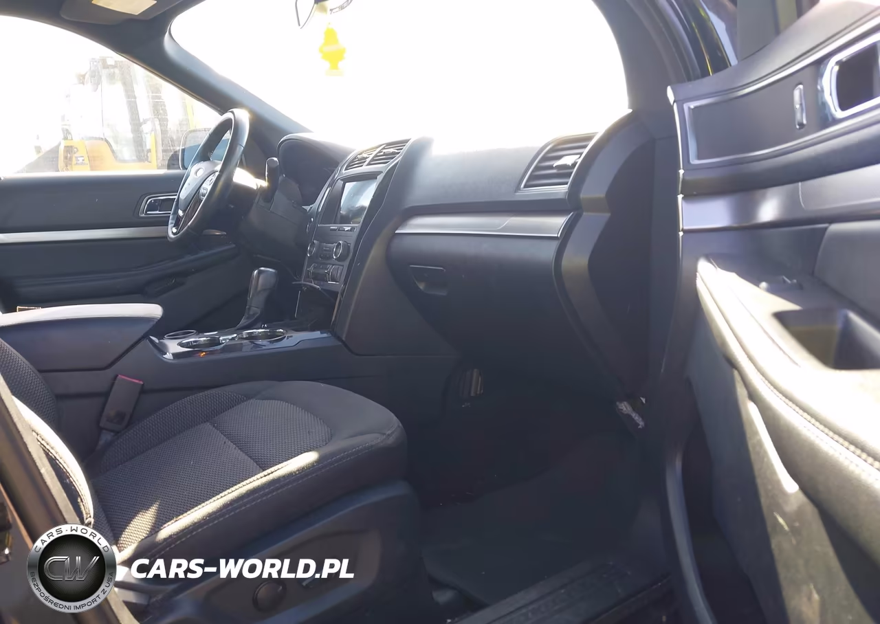 2019 Ford Explorer Xlt VIN:1FM5K7D8XKGB26378 - 5