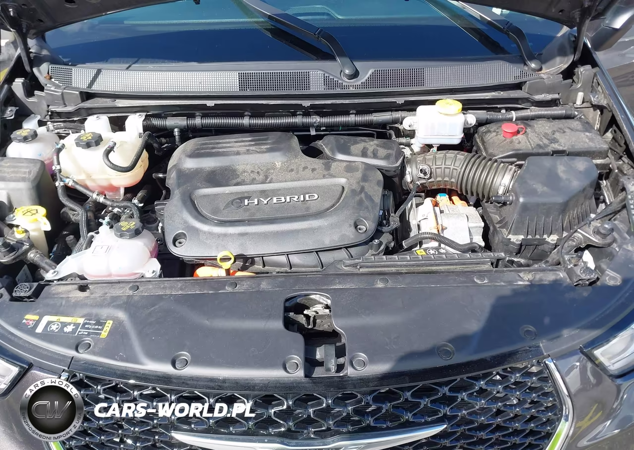 2023 Chrysler Pacifica Hybrid Touring L VIN:2C4RC1L70PR559027 - 10
