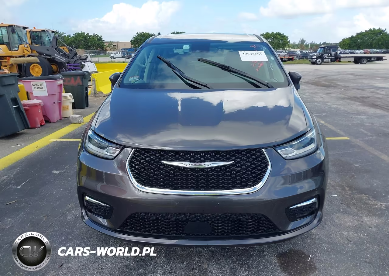 2023 Chrysler Pacifica Hybrid Touring L VIN:2C4RC1L70PR559027 - 12