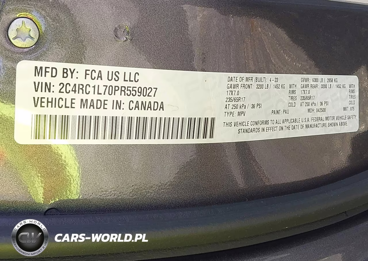2023 Chrysler Pacifica Hybrid Touring L VIN:2C4RC1L70PR559027 - 9