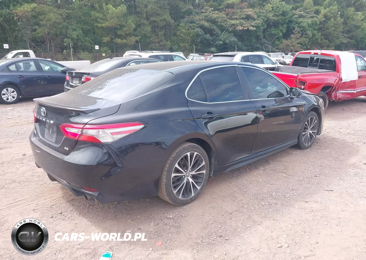 2018 Toyota Camry Se VIN:4T1B11HK5JU661028 - 4