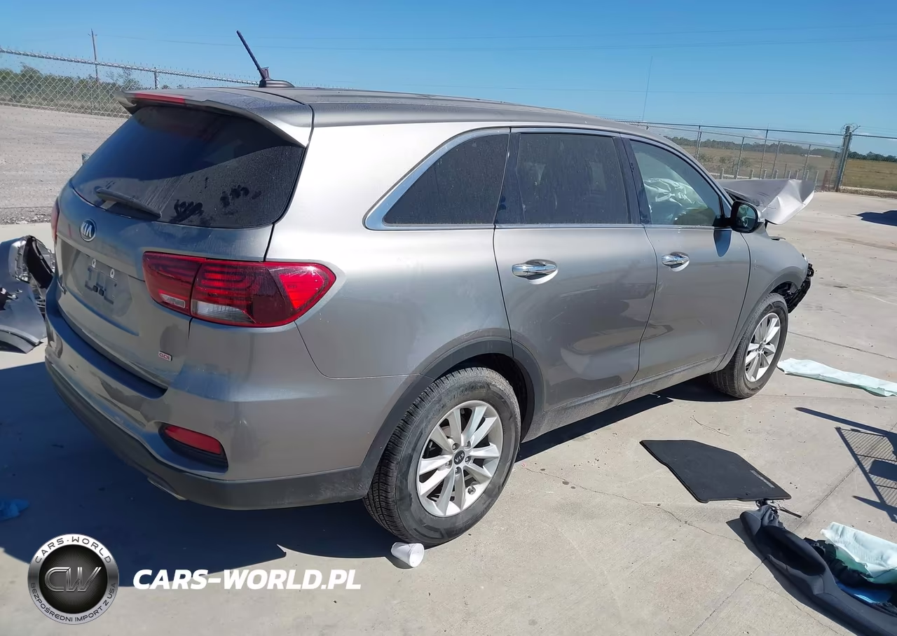 2019 Kia Sorento 2.4L L VIN:5XYPG4A30KG507083 - 4