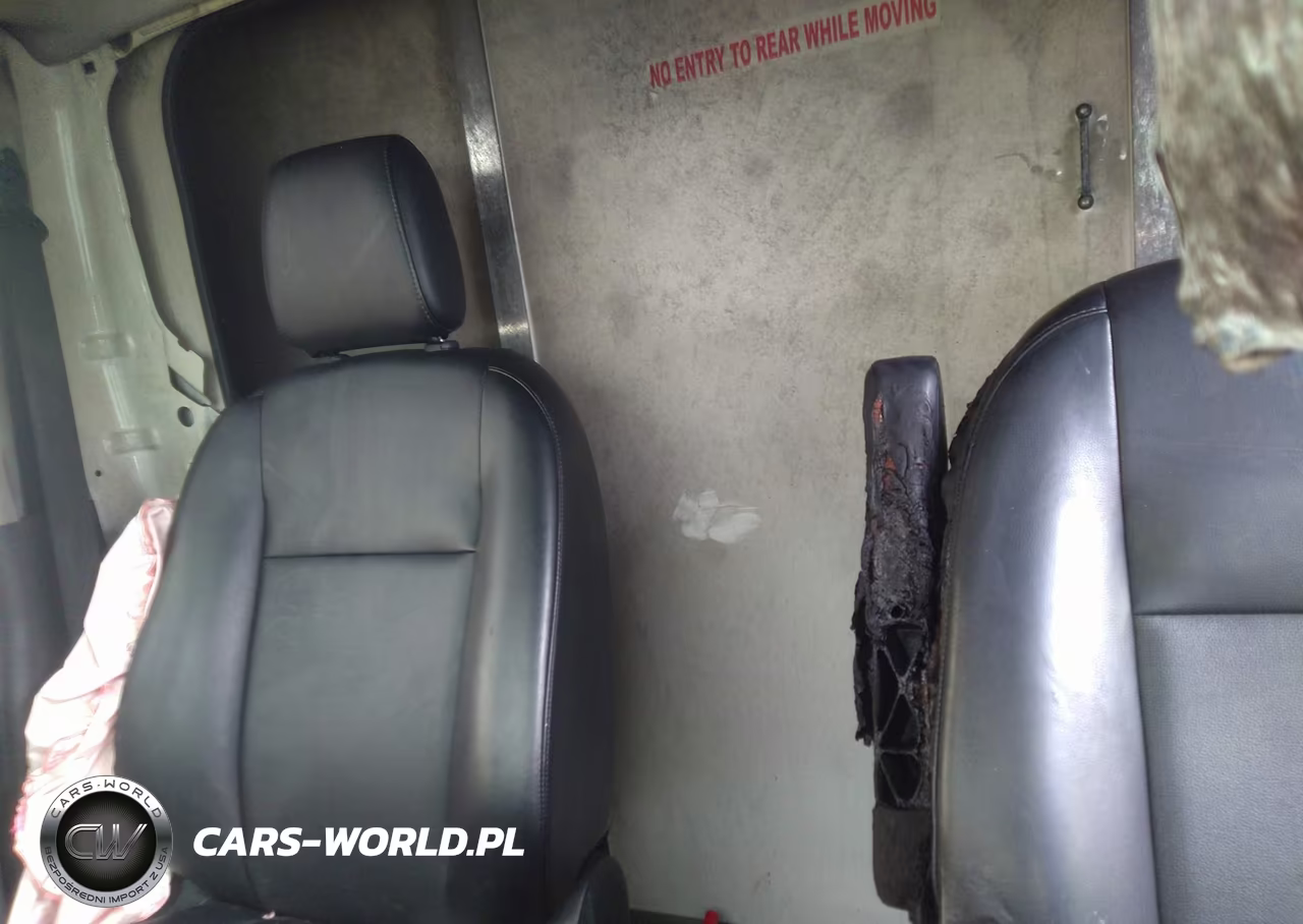 2022 Ford Transit-350 Cutaway VIN:1FDBF6P84NKA75894 - 13