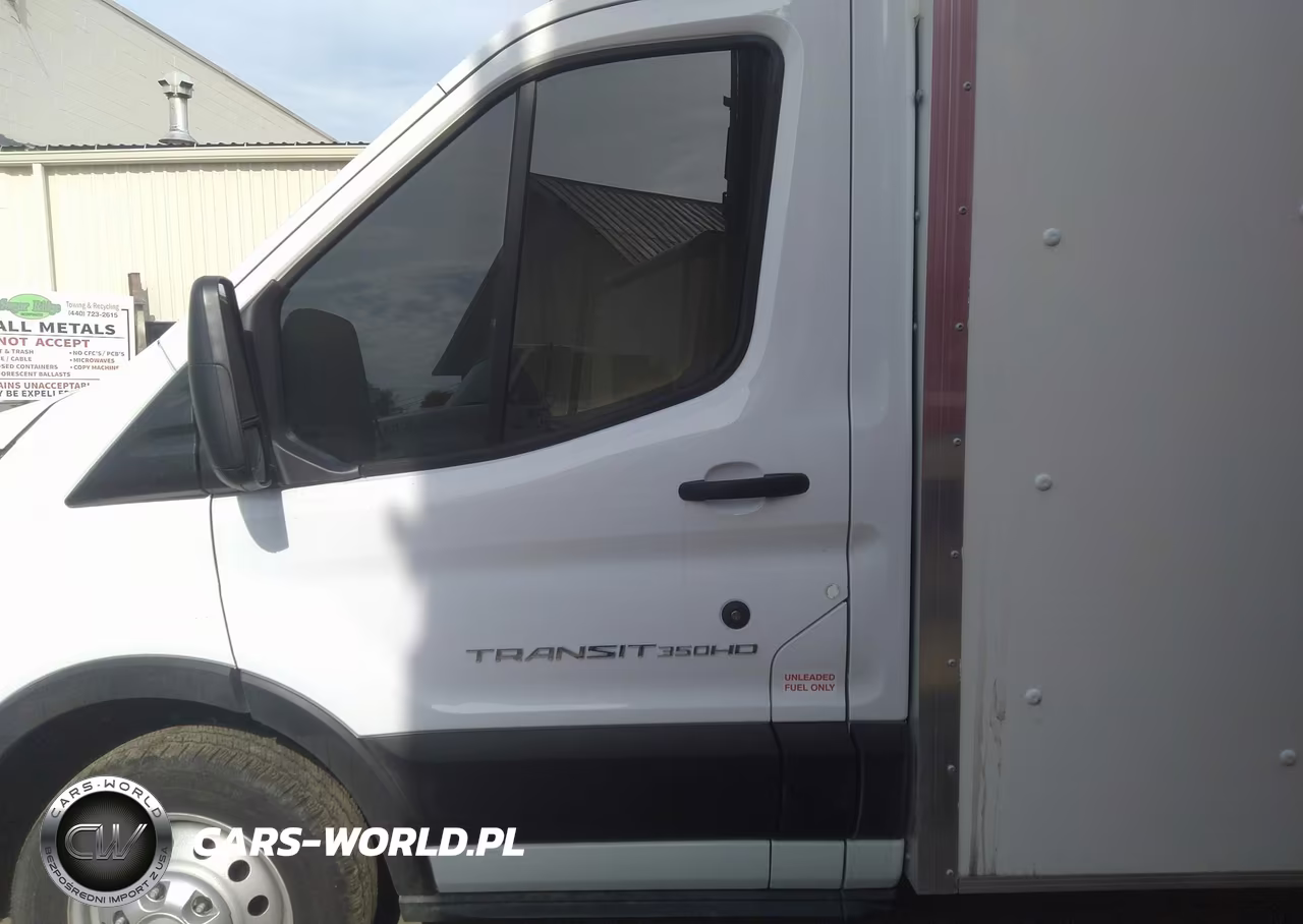 2022 Ford Transit-350 Cutaway VIN:1FDBF6P84NKA75894 - 17