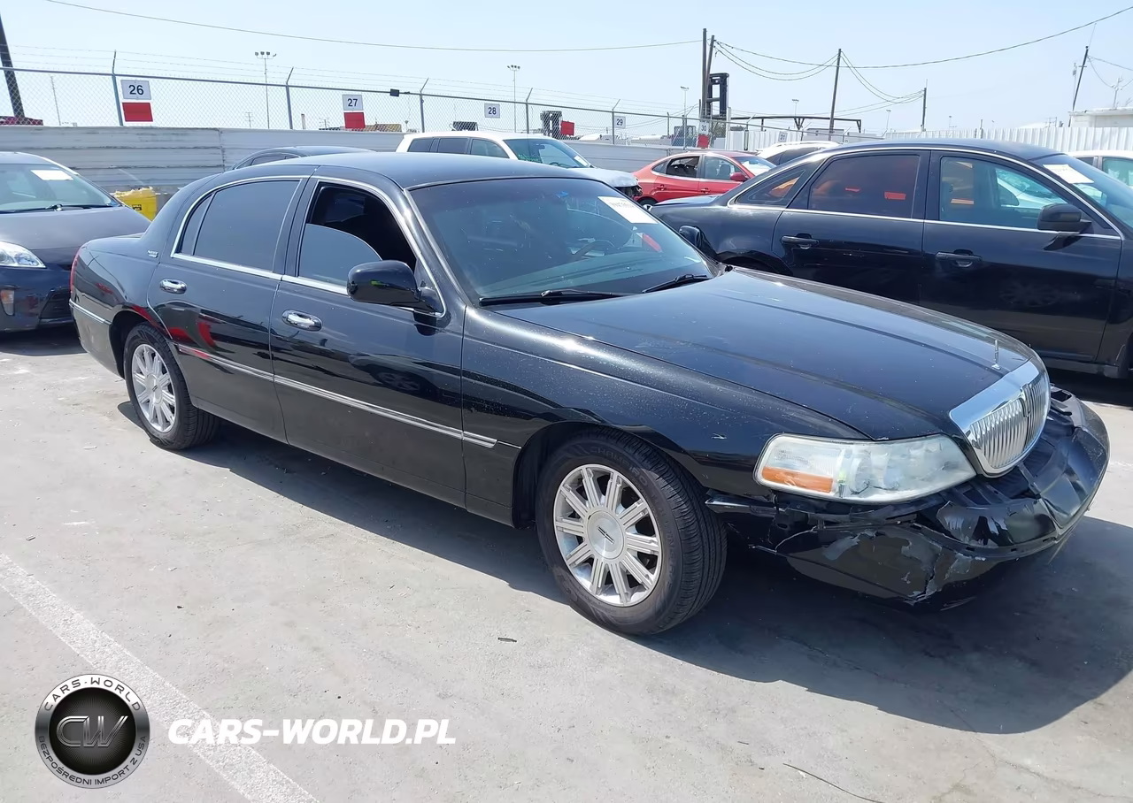 2011 Lincoln Town Car Signature Limited VIN:2LNBL8CV9BX750969 - 1