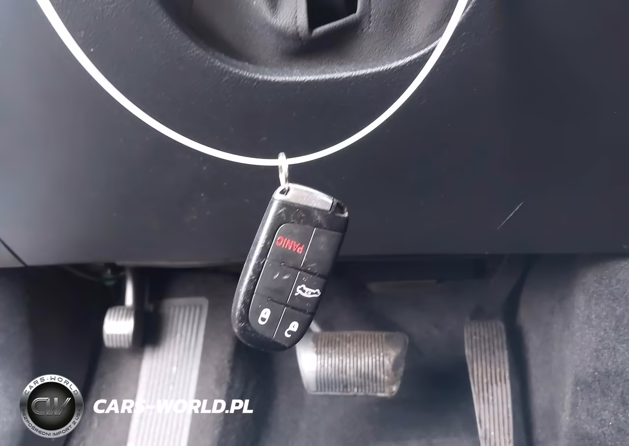 2014 Chrysler 300 VIN:2C3CCAAG1EH249257 - 11