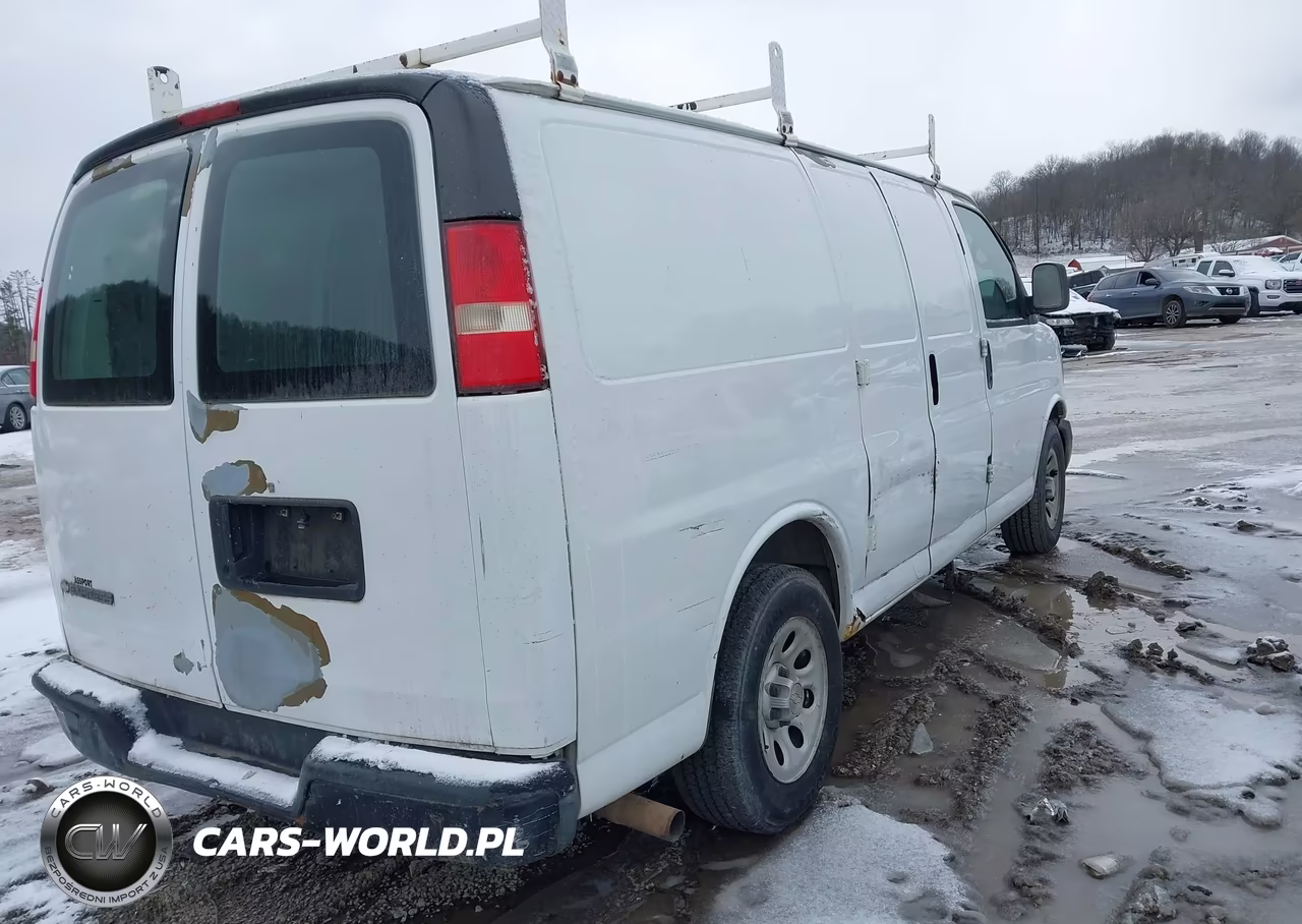 2009 Chevrolet Express 1500 Work Van VIN:1GCFG15X591147262 - 4