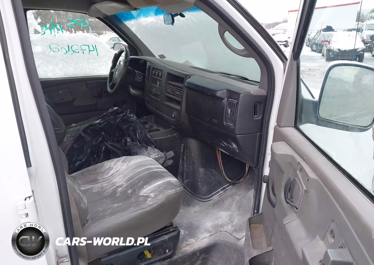 2009 Chevrolet Express 1500 Work Van VIN:1GCFG15X591147262 - 5