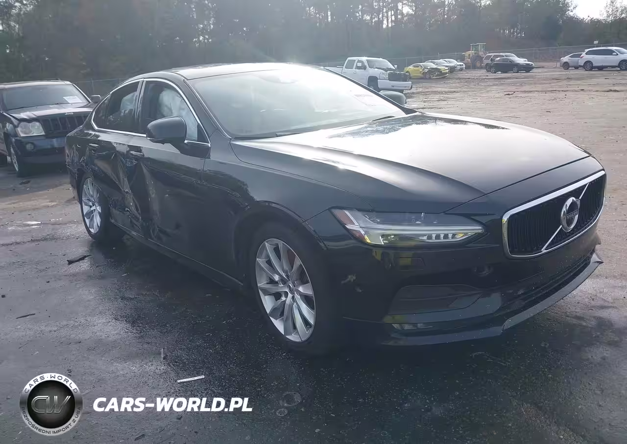 2017 Volvo S90 T6 Momentum