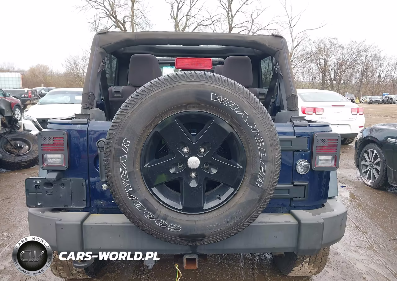 2013 Jeep Wrangler Unlimited Sport VIN:1C4BJWDG5DL524569 - 16