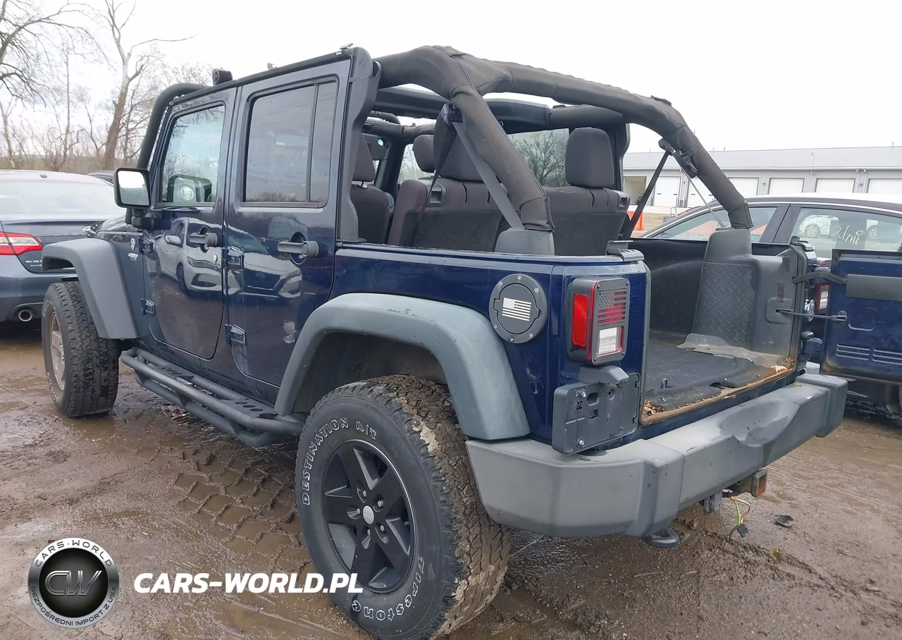 2013 Jeep Wrangler Unlimited Sport VIN:1C4BJWDG5DL524569 - 3
