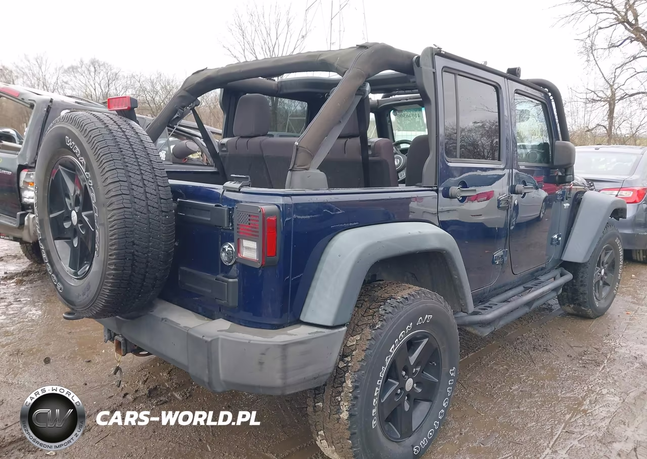 2013 Jeep Wrangler Unlimited Sport VIN:1C4BJWDG5DL524569 - 4
