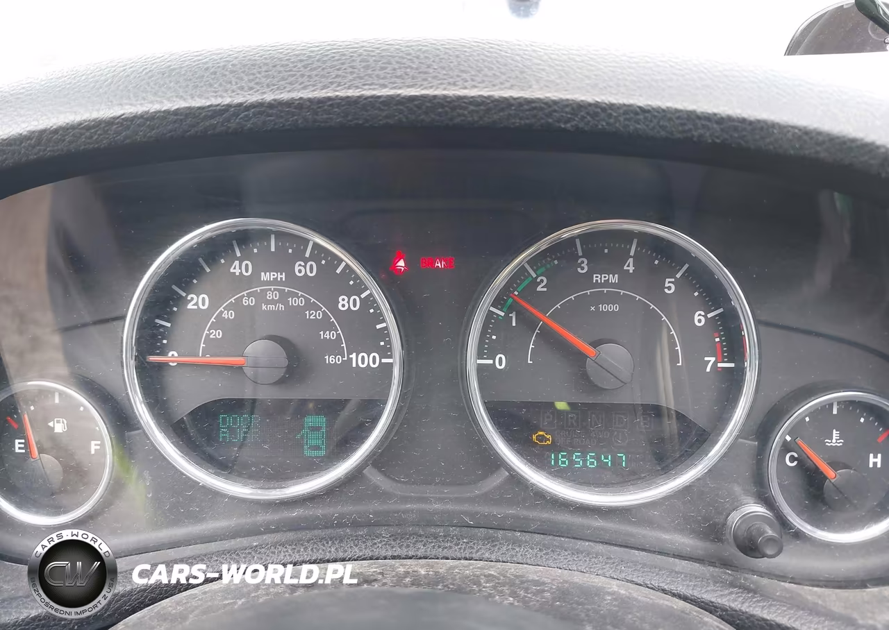 2013 Jeep Wrangler Unlimited Sport VIN:1C4BJWDG5DL524569 - 7