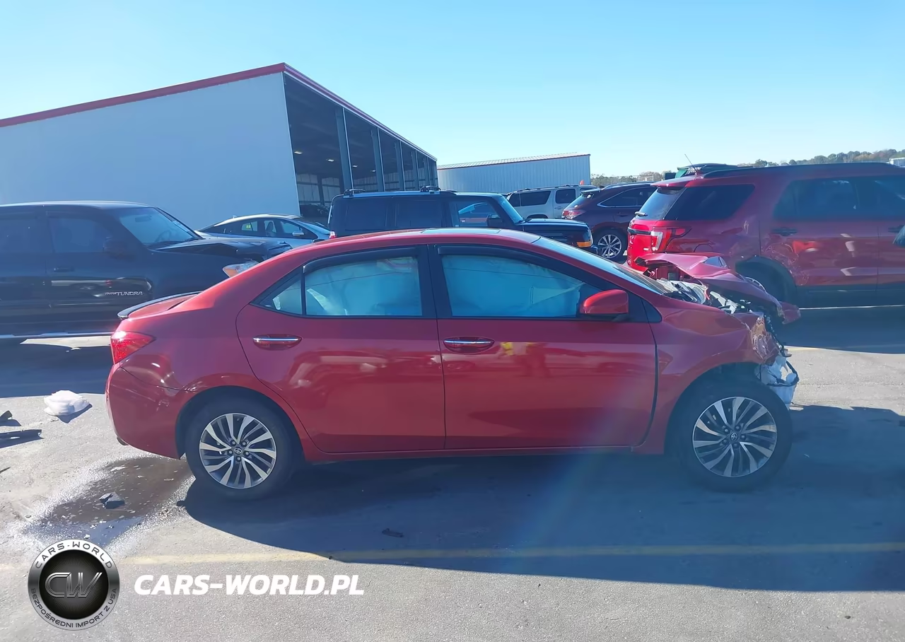 2018 Toyota Corolla Xle VIN:5YFBURHE1JP816692 - 13