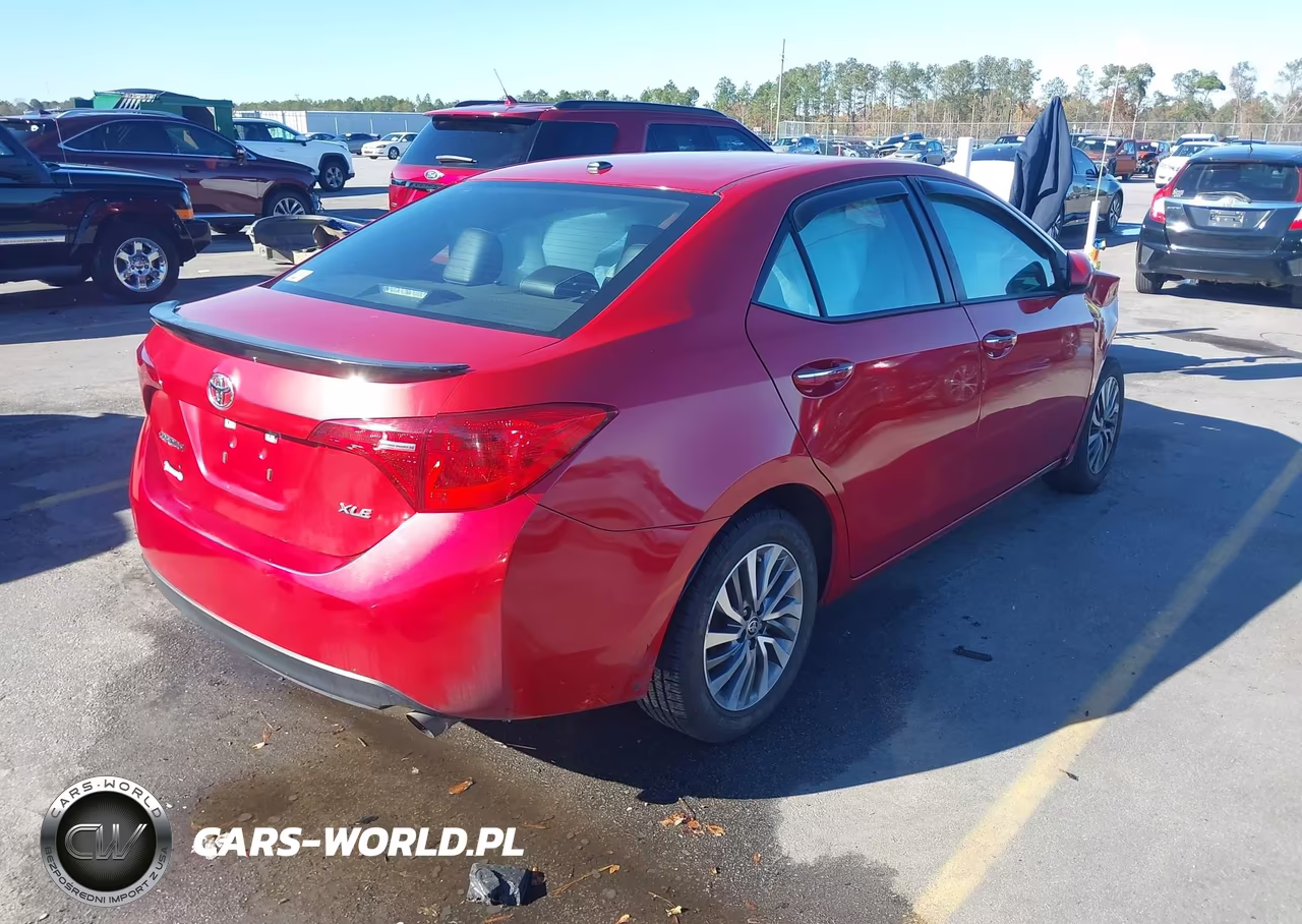 2018 Toyota Corolla Xle VIN:5YFBURHE1JP816692 - 4