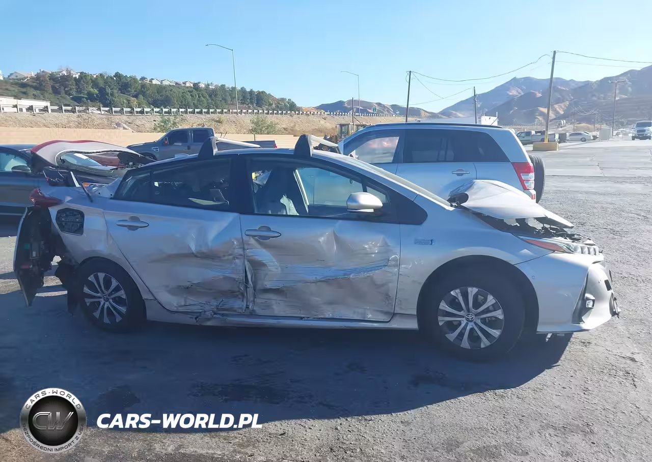 2021 Toyota Prius Prime Limited VIN:JTDKAMFP3M3180368 - 12