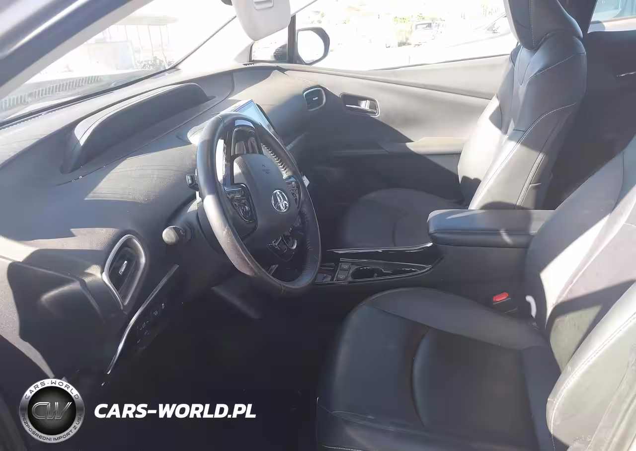 2021 Toyota Prius Prime Limited VIN:JTDKAMFP3M3180368 - 5