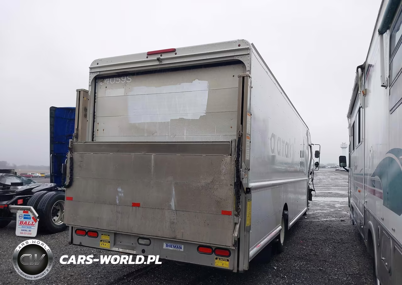 2014 Freightliner Chassis M Line Walk-In Van VIN:4UZAC3DV1ECFW4490 - 4