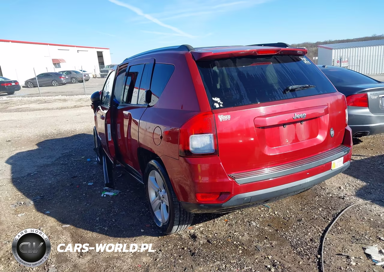 2011 Jeep Compass VIN:1J4NT1FA4BD170564 - 3