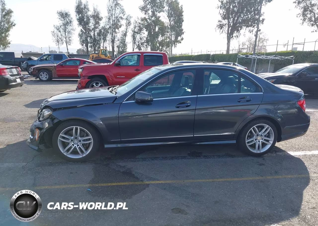 2013 Mercedes-Benz C 300 Luxury 4Matic-Sport 4Matic VIN:WDDGF8ABXDG055991 - 14