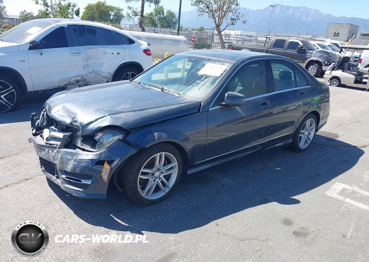 2013 Mercedes-Benz C 300 Luxury 4Matic-Sport 4Matic VIN:WDDGF8ABXDG055991 - 2