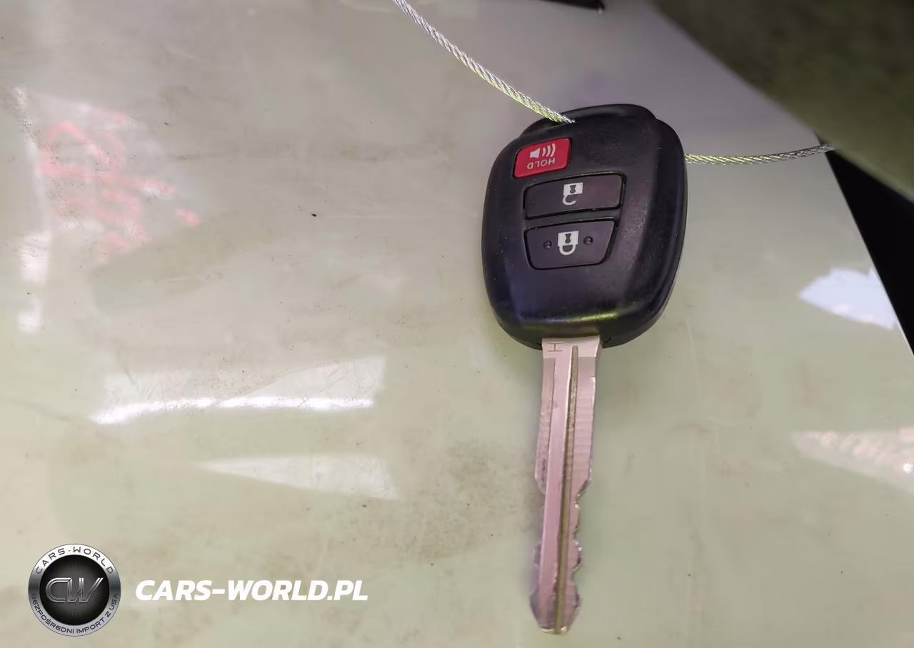 2018 Toyota Rav4 Le VIN:JTMBFREV9JJ256357 - 11