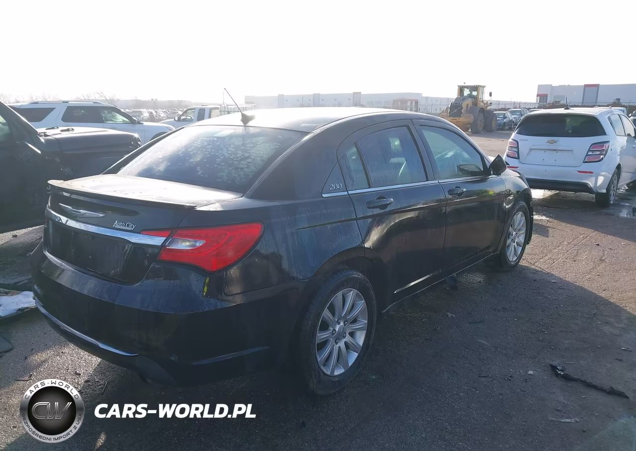 2013 Chrysler 200 Touring VIN:1C3CCBBB9DN611897 - 4