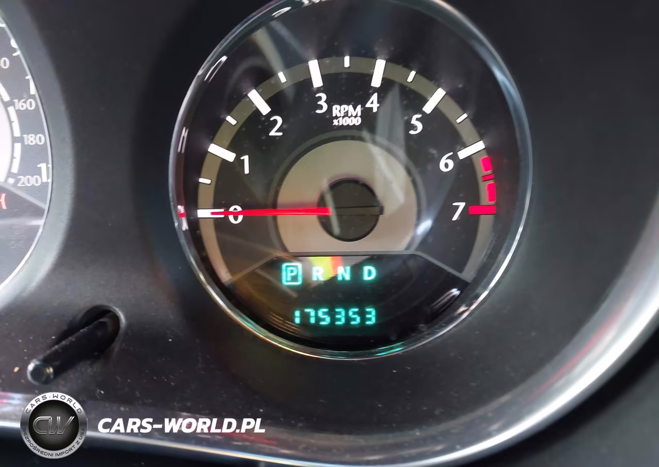 2013 Chrysler 200 Touring VIN:1C3CCBBB9DN611897 - 7