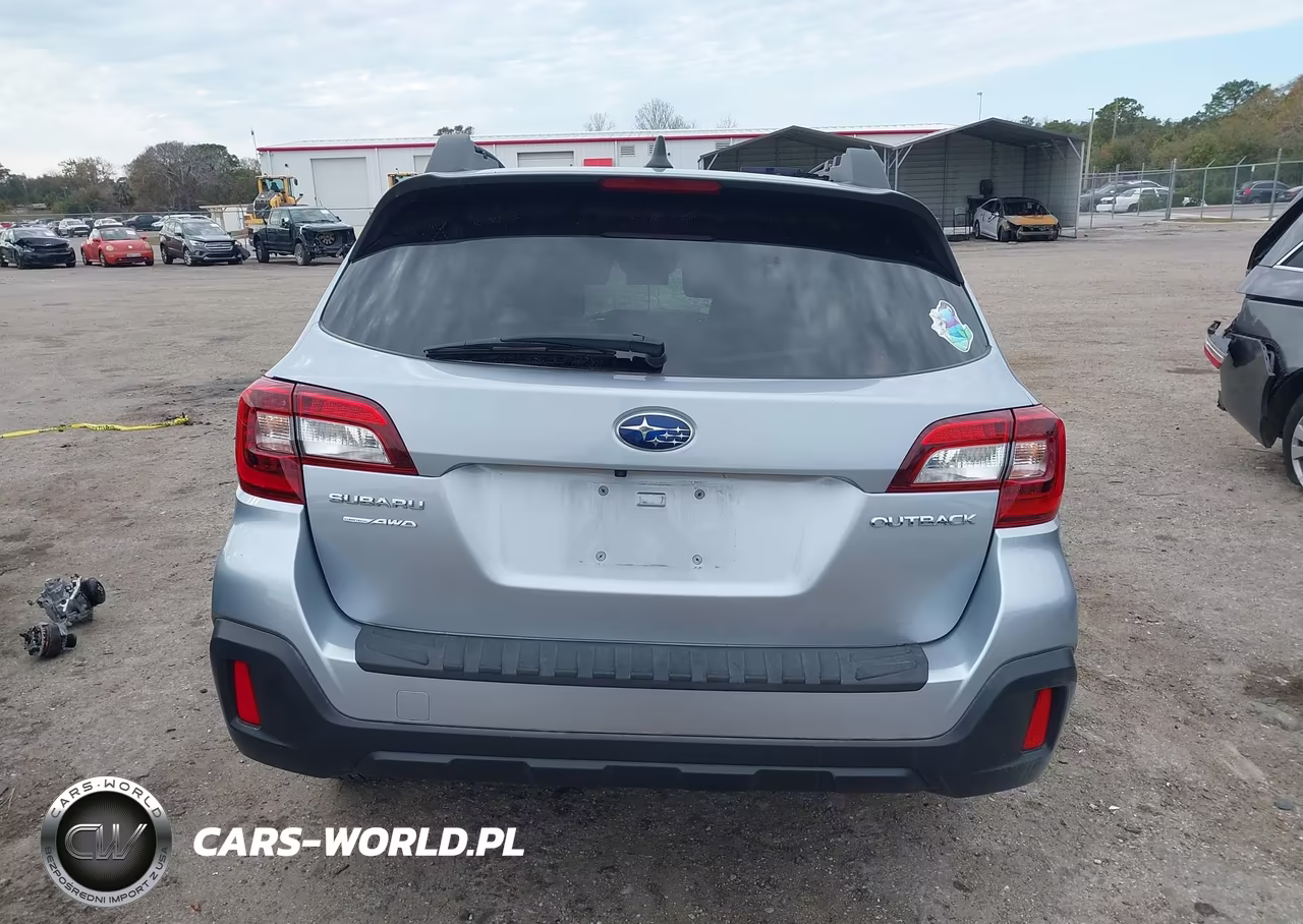 2018 Subaru Outback 2.5I Premium VIN:4S4BSACC8J3393983 - 17