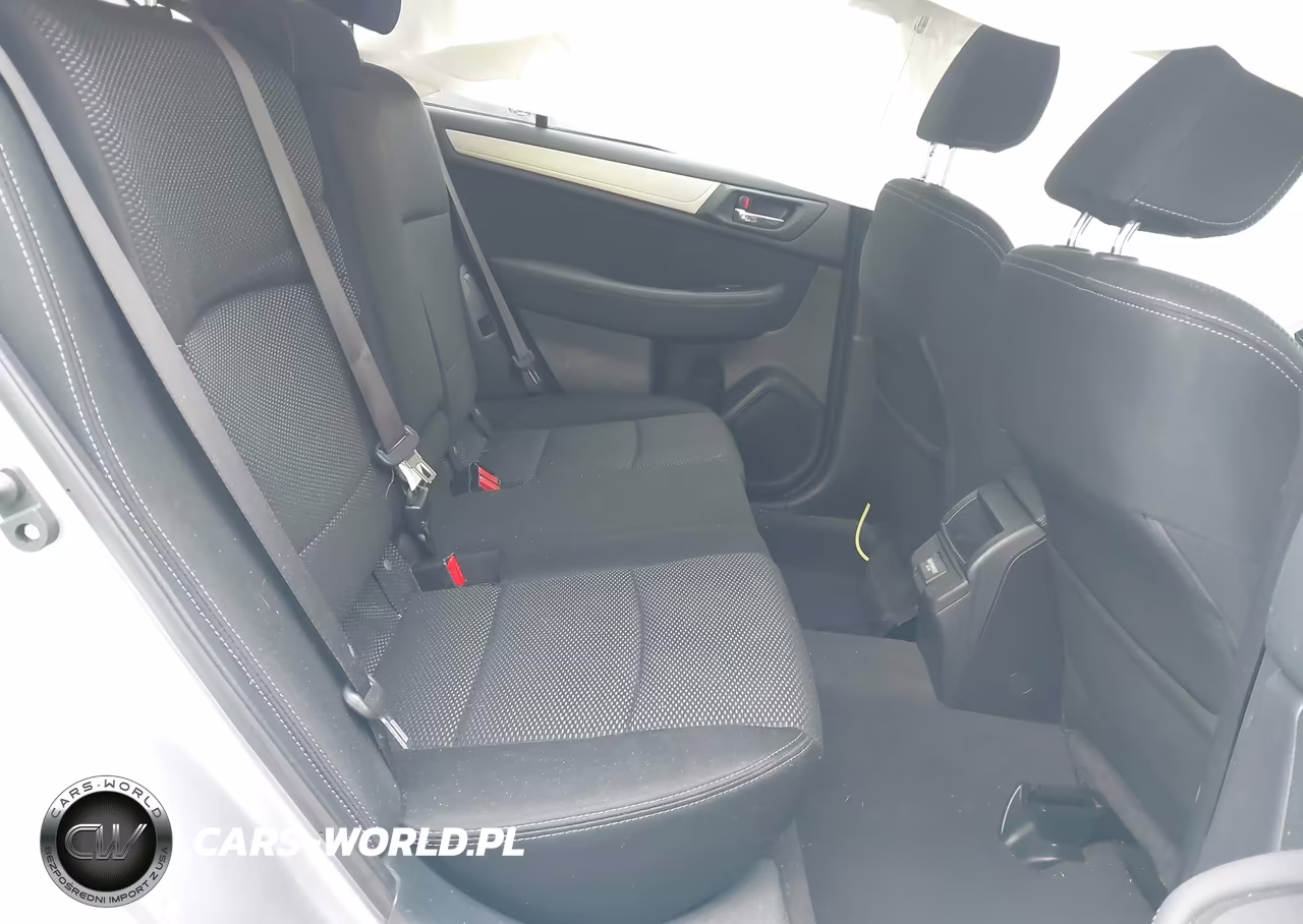 2018 Subaru Outback 2.5I Premium VIN:4S4BSACC8J3393983 - 8