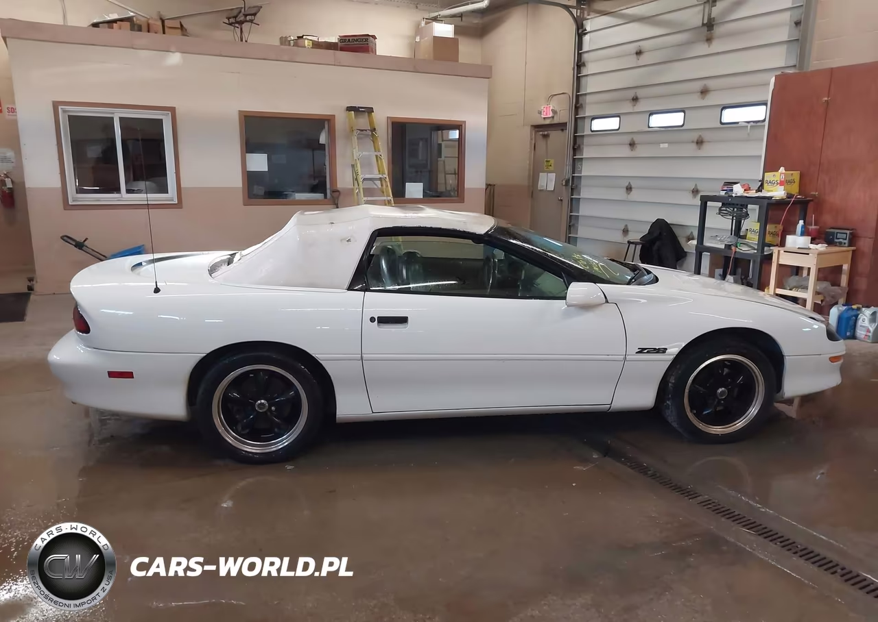 1996 Chevrolet Camaro Z28 VIN:2G1FP32P0T2151465 - 13