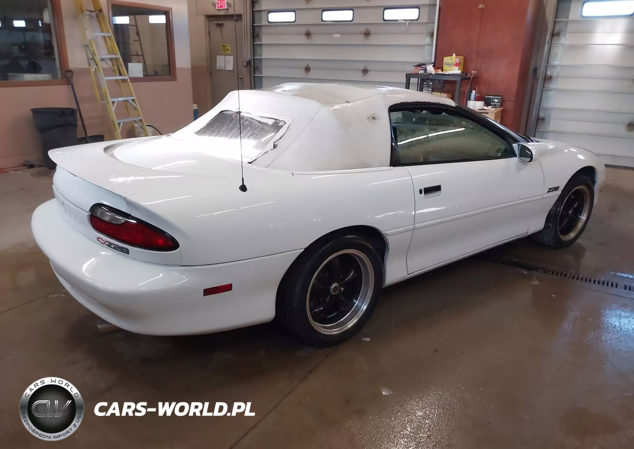 1996 Chevrolet Camaro Z28 VIN:2G1FP32P0T2151465 - 4