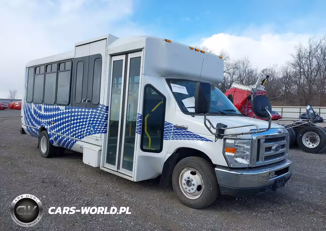 2010 Ford E-450 Cutaway