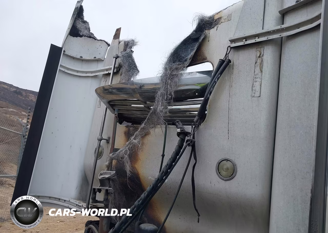 2012 Kenworth Construction T660 VIN:3WKAD79X4CF307003 - 13