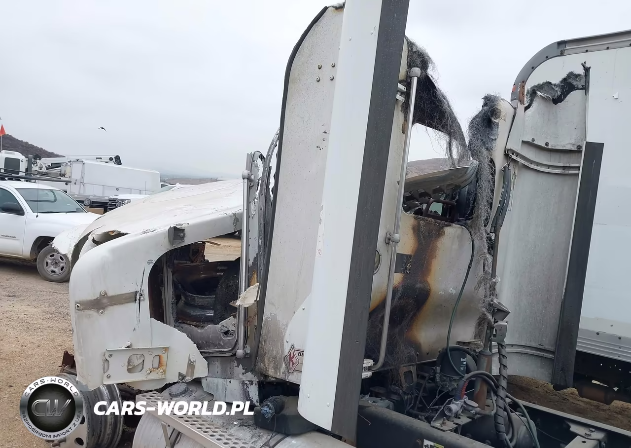 2012 Kenworth Construction T660 VIN:3WKAD79X4CF307003 - 16