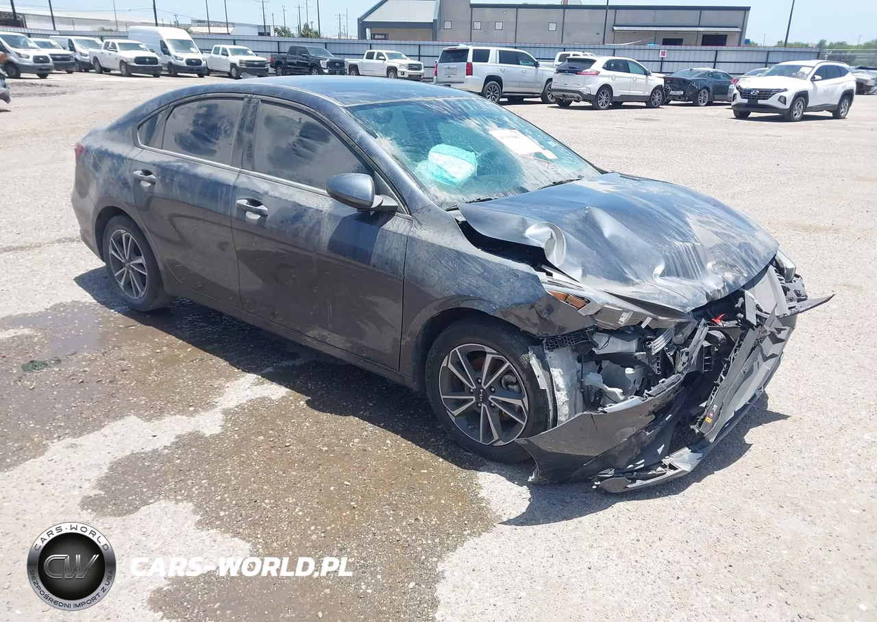 2022 Kia Forte Lxs – zdjęcie 1 z 16