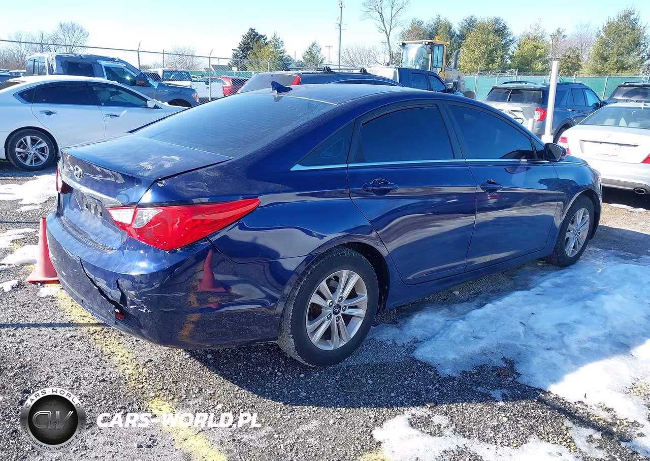 2011 Hyundai Sonata Gls VIN:5NPEB4AC0BH132732 - 4